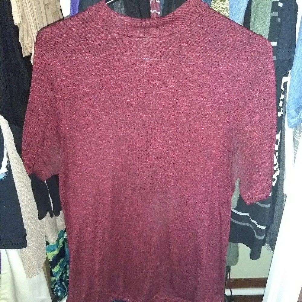 XL Maroon long length top!